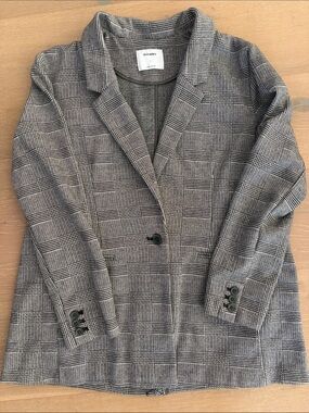Old Navy Women’s Black and White Checkered Blazer. Soft and Stretchy .